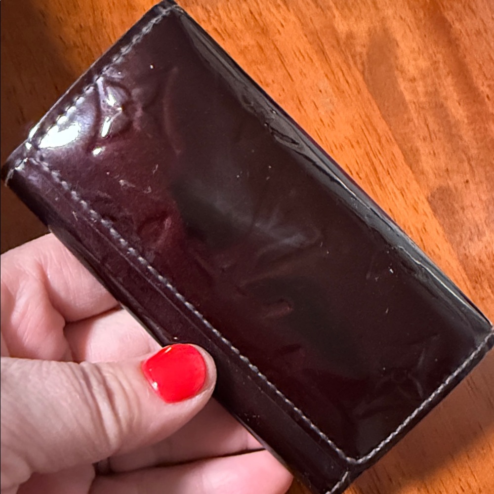 Louis Vuitton Amarante Vernis Key Holder - Picture 7 of 12